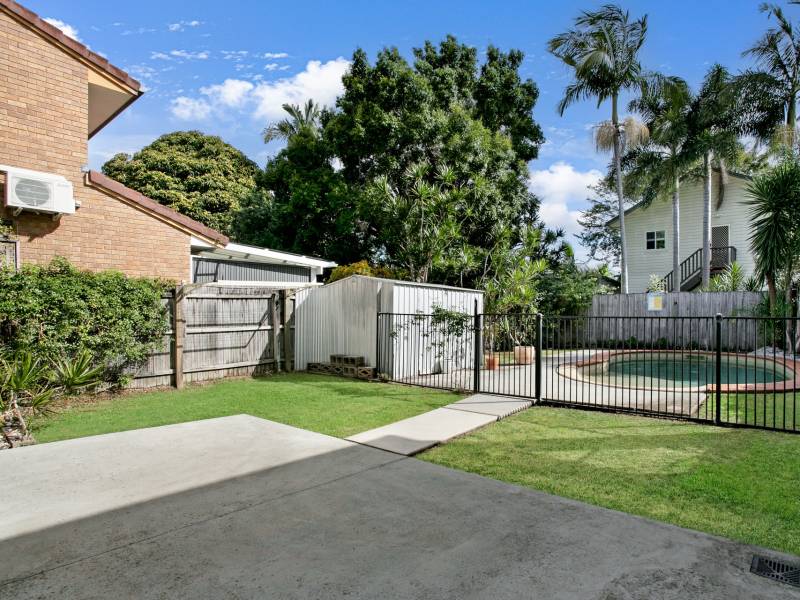 74 Worendo Street, Southport, QLD 4215 AUS