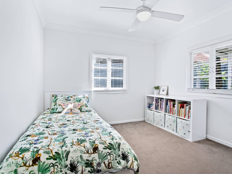 17 Second Avenue, Labrador, QLD 4215 AUS