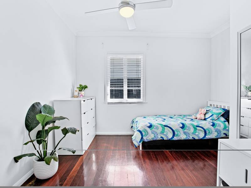 17 Second Avenue, Labrador, QLD 4215 AUS