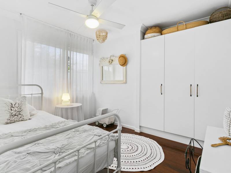 2 Neville Avenue, Southport, QLD 4215 AUS