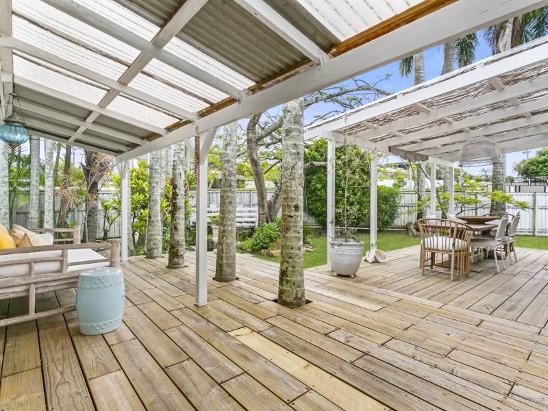 2 Neville Avenue, Southport, QLD 4215 AUS
