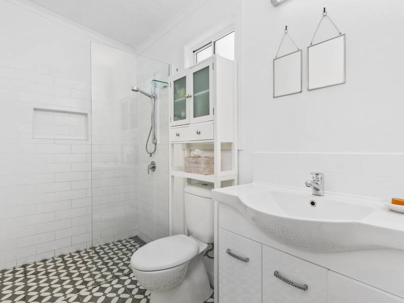 2 Neville Avenue, Southport, QLD 4215 AUS