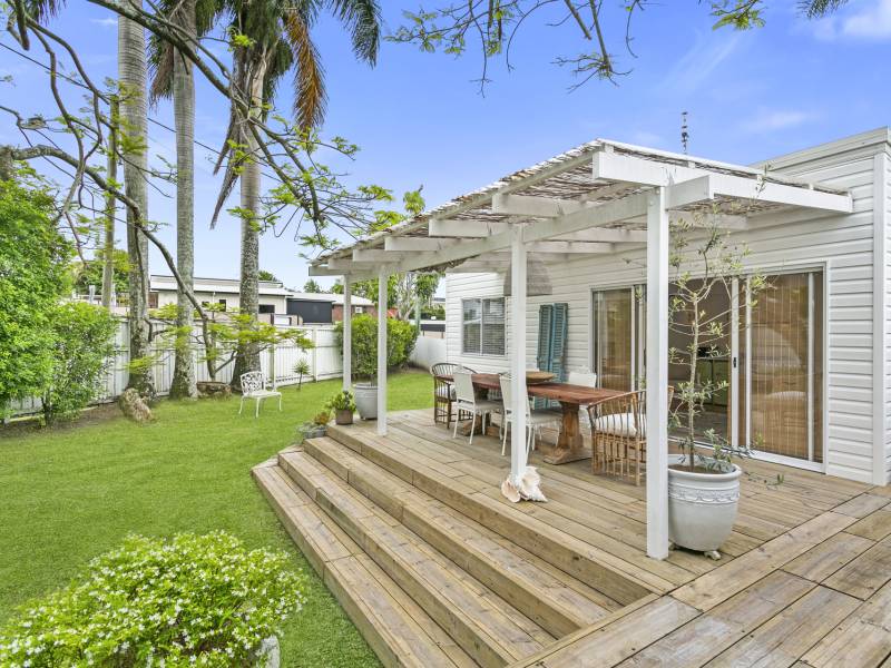 2 Neville Avenue, Southport, QLD 4215 AUS