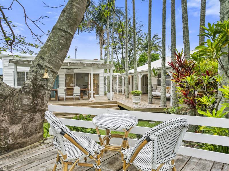 2 Neville Avenue, Southport, QLD 4215 AUS