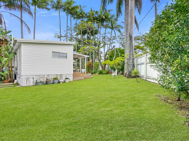 2 Neville Avenue, Southport, QLD 4215 AUS