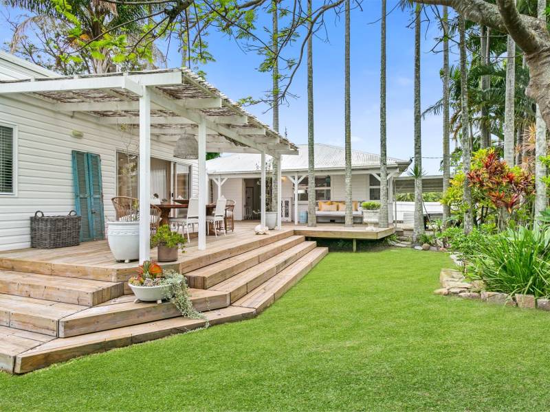 2 Neville Avenue, Southport, QLD 4215 AUS