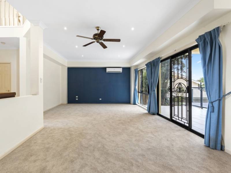 5 Waimea Drive, Varsity Lakes, QLD 4227 AUS