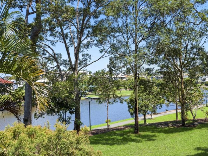 5 Waimea Drive, Varsity Lakes, QLD 4227 AUS