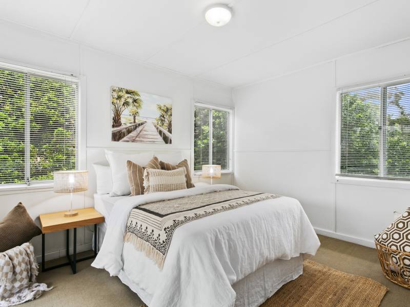 35 Echlin Street, Labrador, QLD 4215 AUS