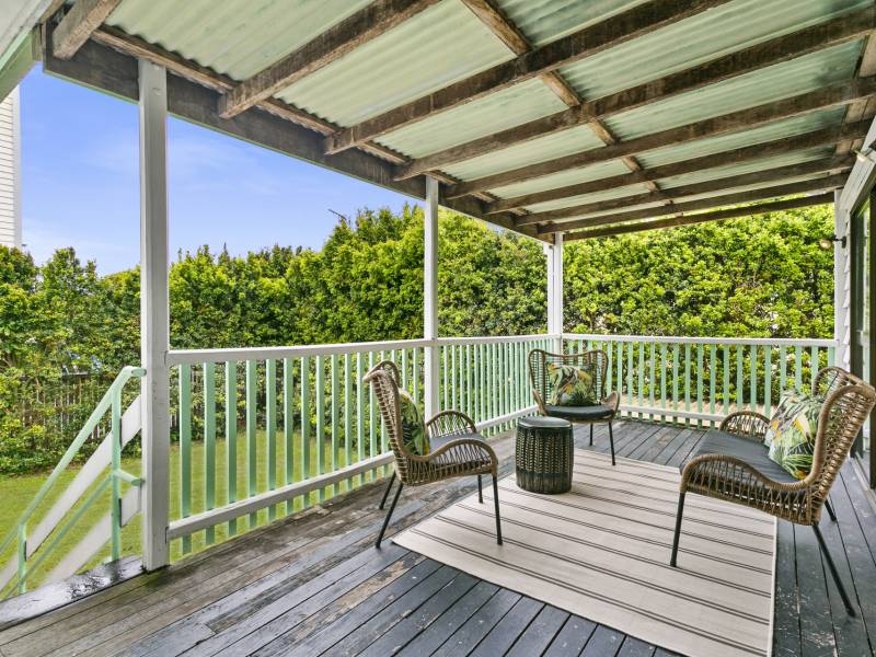 35 Echlin Street, Labrador, QLD 4215 AUS