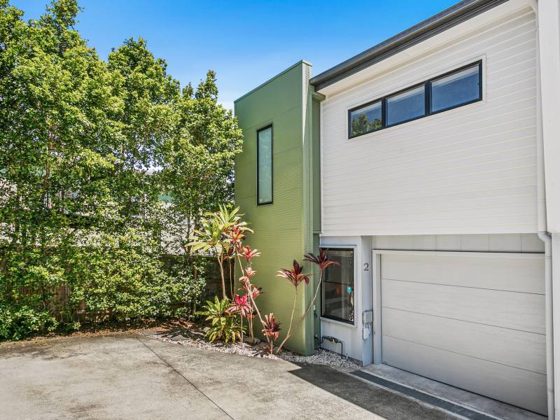 2/105 Falconer Street, Southport, QLD 4215 AUS