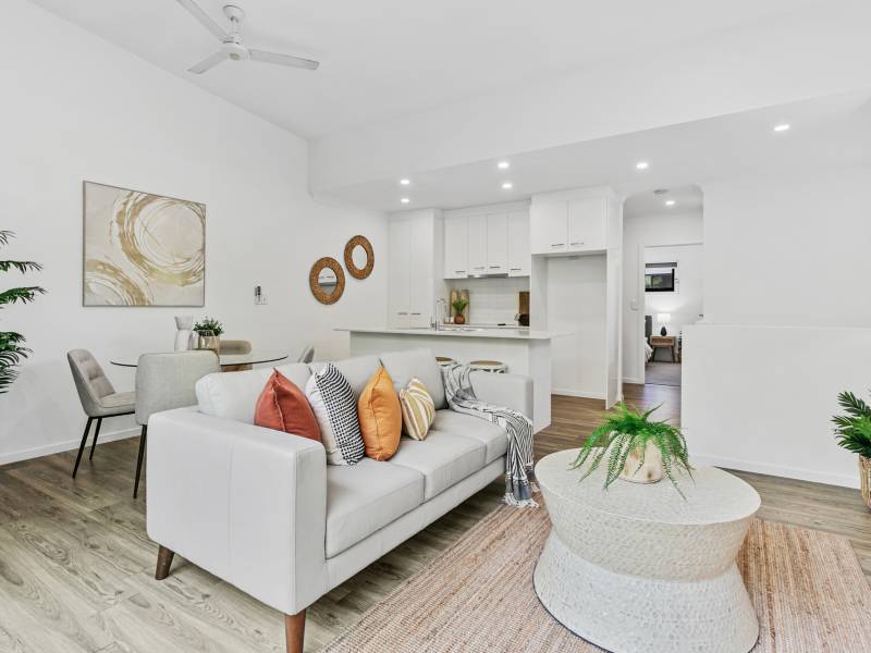 2/105 Falconer Street, Southport, QLD 4215 AUS