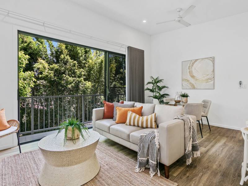 2/105 Falconer Street, Southport, QLD 4215 AUS