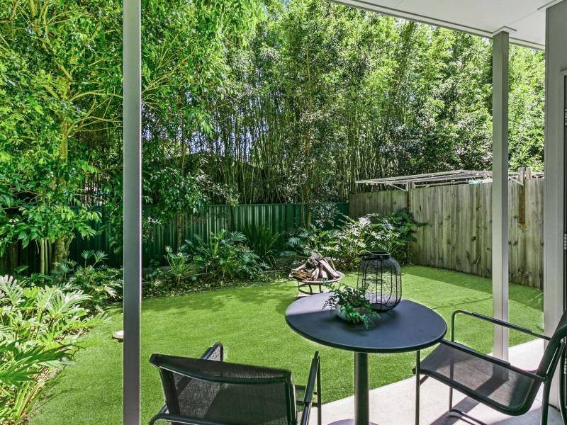 2/105 Falconer Street, Southport, QLD 4215 AUS