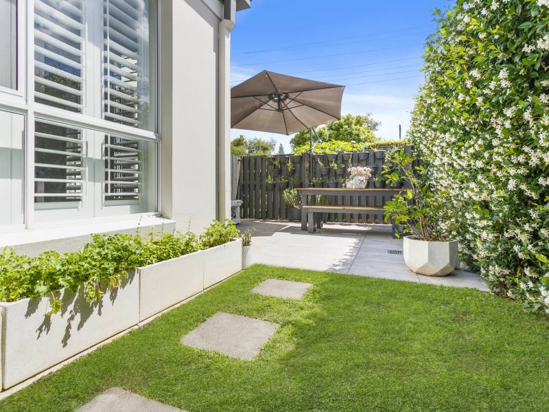 1/38-40 Robert Street, Labrador, QLD 4215 AUS