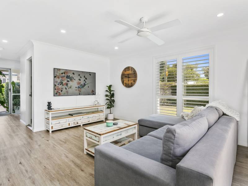 1/38-40 Robert Street, Labrador, QLD 4215 AUS