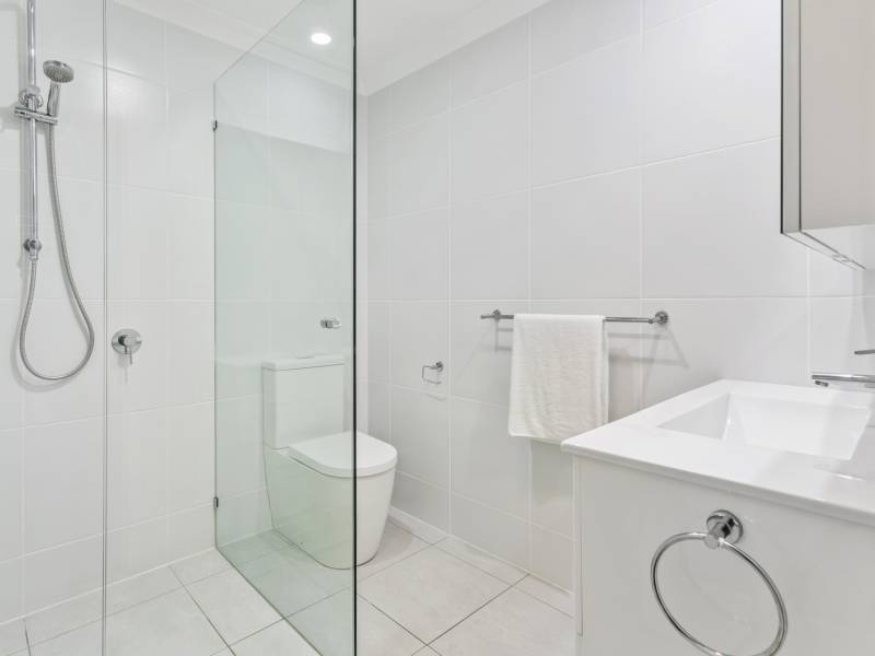 1/38-40 Robert Street, Labrador, QLD 4215 AUS