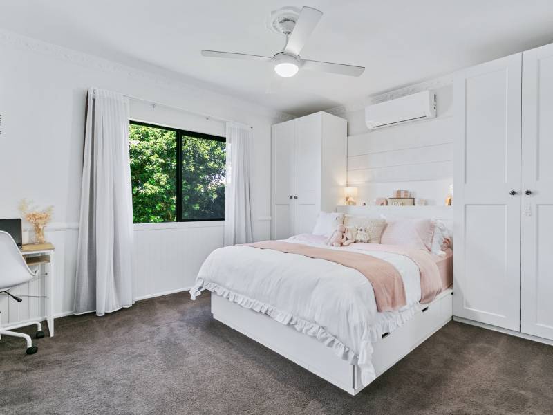 19 First Avenue, Labrador, QLD 4215 AUS