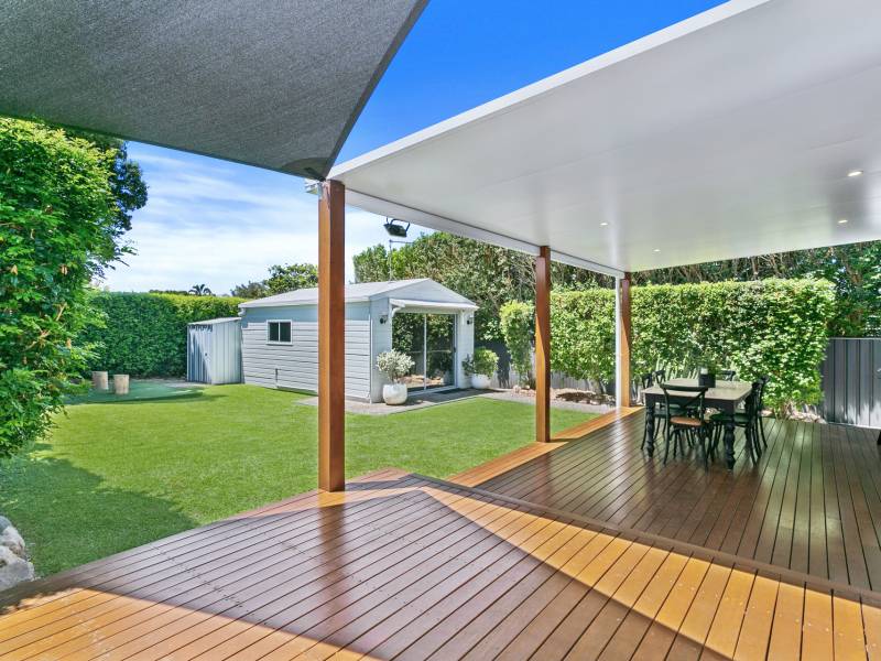 19 First Avenue, Labrador, QLD 4215 AUS