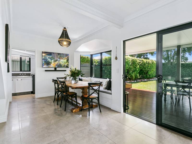 19 First Avenue, Labrador, QLD 4215 AUS