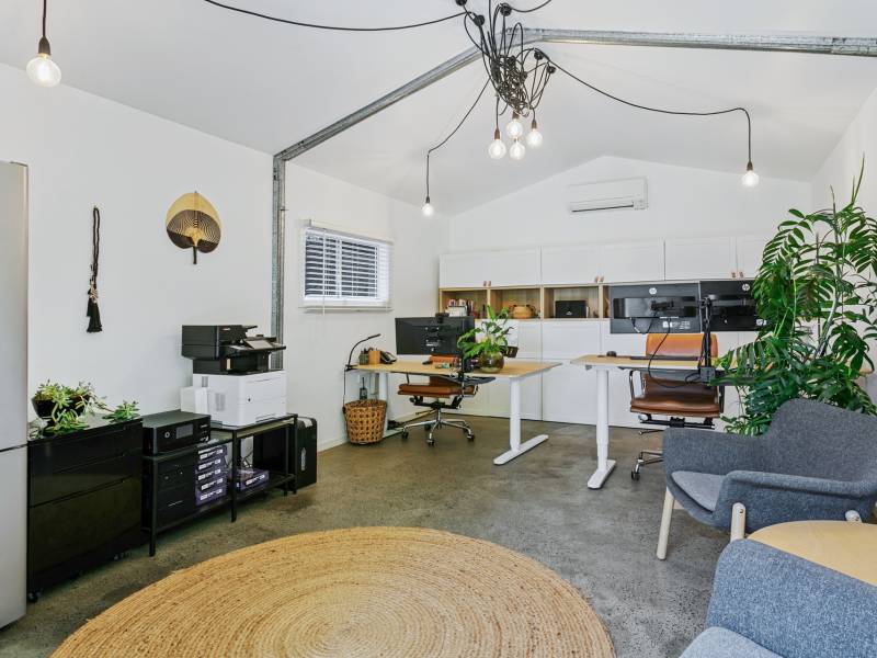 19 First Avenue, Labrador, QLD 4215 AUS