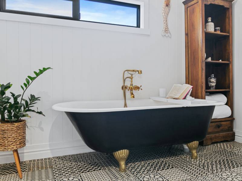 19 First Avenue, Labrador, QLD 4215 AUS