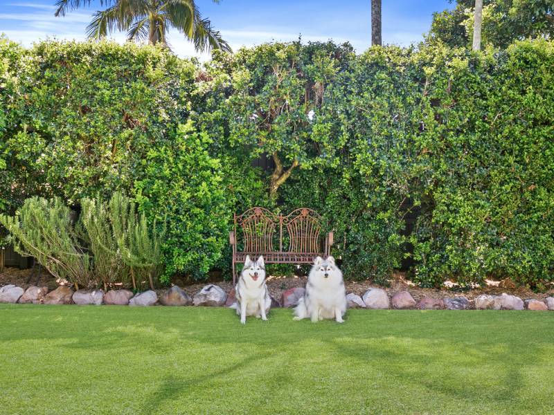 19 First Avenue, Labrador, QLD 4215 AUS