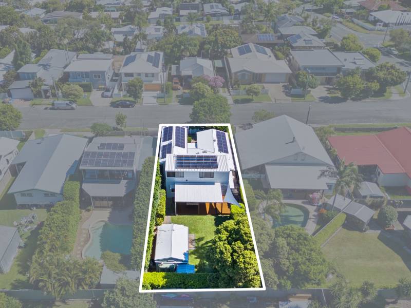 19 First Avenue, Labrador, QLD 4215 AUS