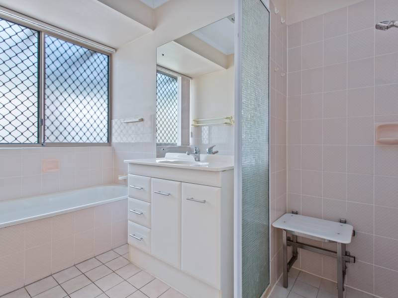 19 Melbourne Road, Arundel, QLD 4214 AUS
