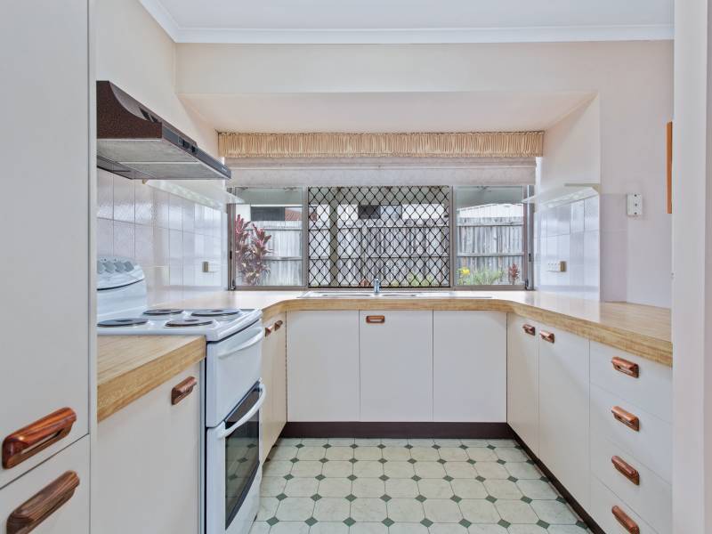 19 Melbourne Road, Arundel, QLD 4214 AUS