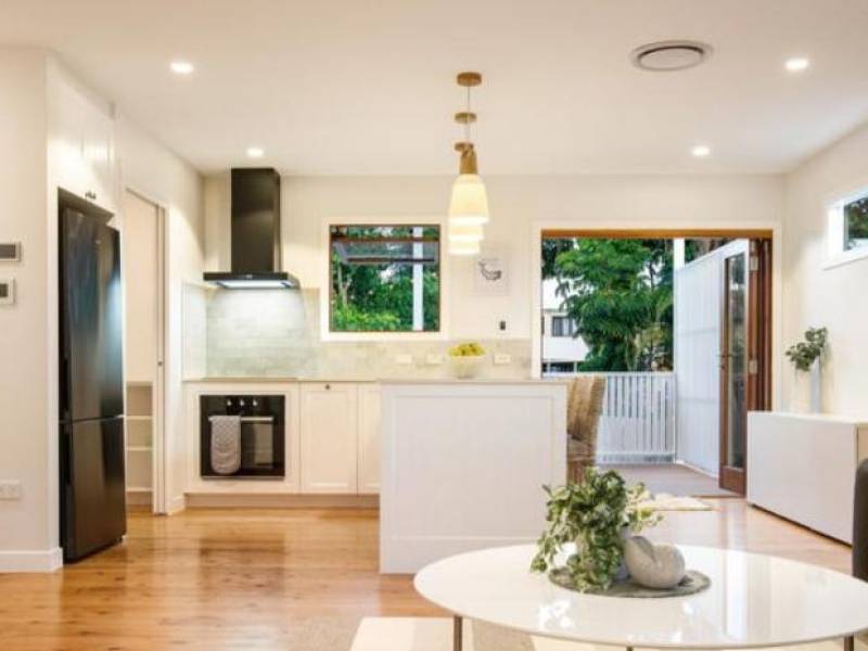 9 Ewan Street, Southport, QLD 4215 AUS