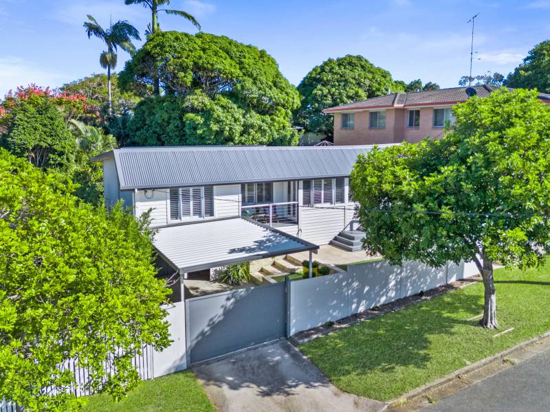 64 Wilson Street, Labrador, QLD 4215 AUS