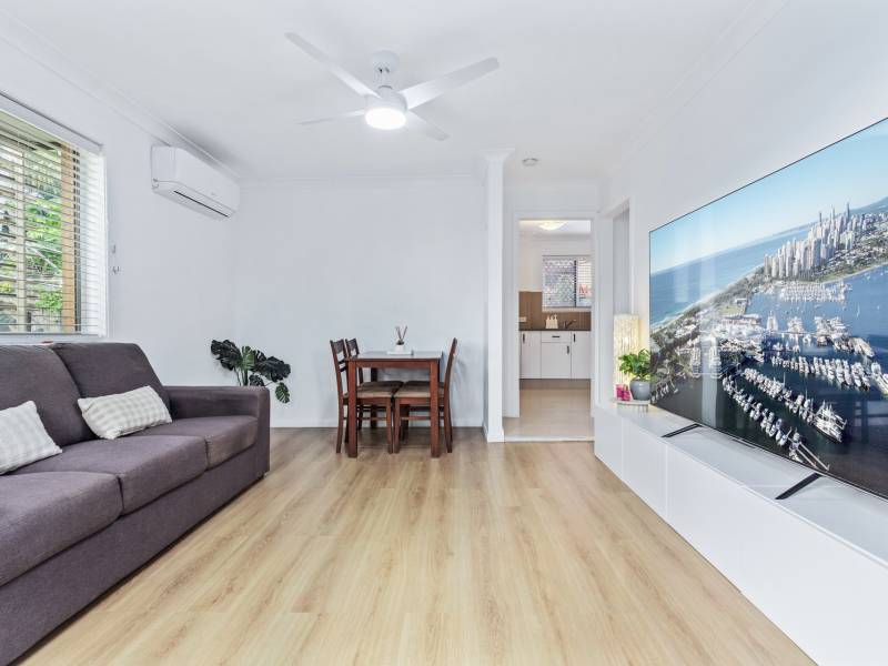 2/34 Tarcoola Crescent, Surfers Paradise, QLD 4217 AUS