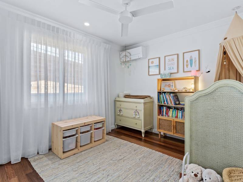 15 Goss Avenue, Labrador, QLD 4215 AUS