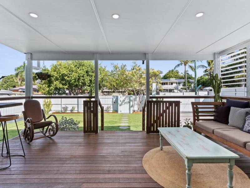 15 Goss Avenue, Labrador, QLD 4215 AUS