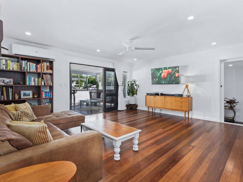 15 Goss Avenue, Labrador, QLD 4215 AUS