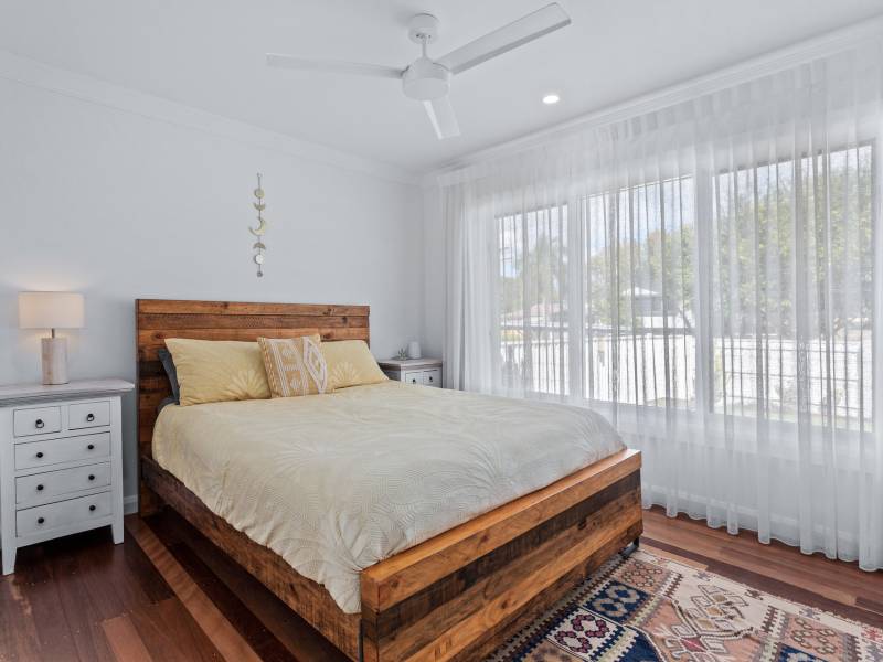 15 Goss Avenue, Labrador, QLD 4215 AUS