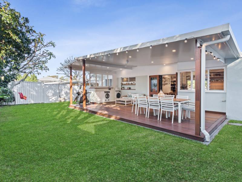 15 Goss Avenue, Labrador, QLD 4215 AUS