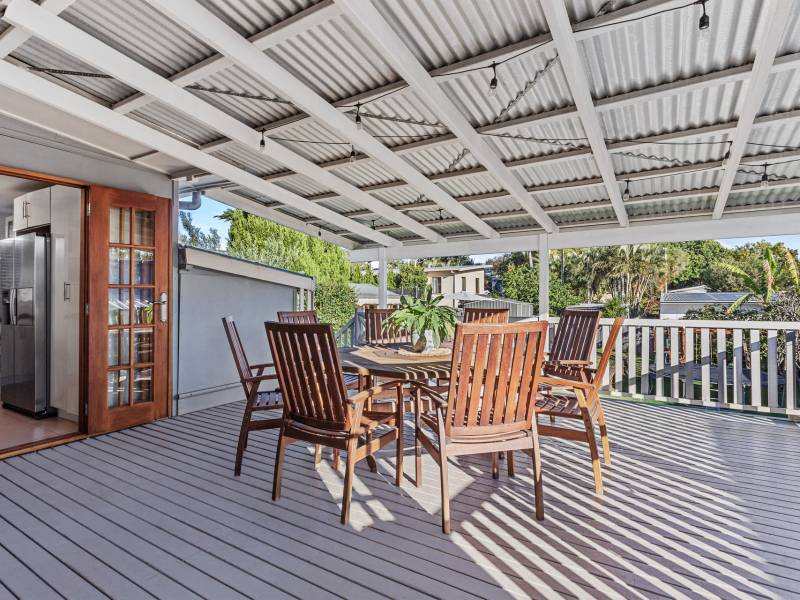 18 Bellevue Parade, Labrador, QLD 4215 AUS