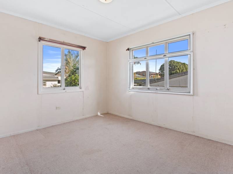 6 Saltash Street, Labrador, QLD 4215 AUS
