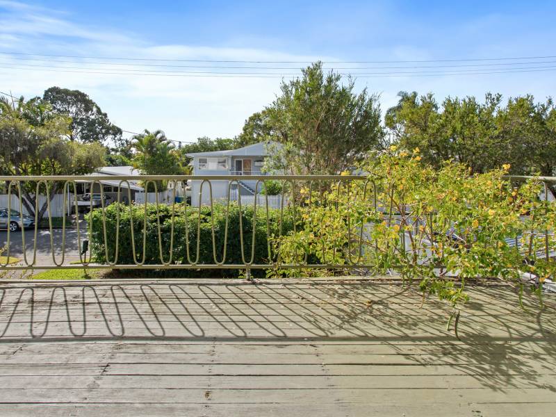 6 Saltash Street, Labrador, QLD 4215 AUS