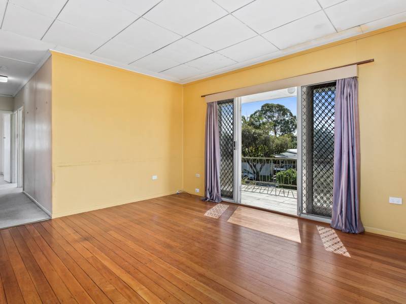 6 Saltash Street, Labrador, QLD 4215 AUS