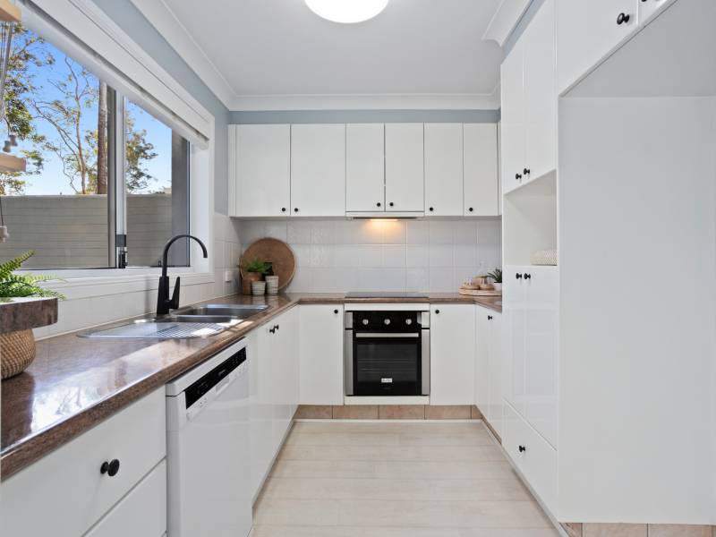 10/100 Cotlew Street East, Southport, QLD 4215 AUS