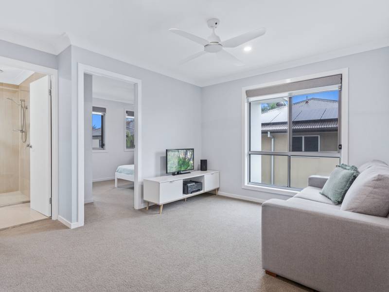 4/60 Broad Street, Labrador, QLD 4215 AUS