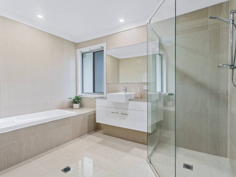 4/60 Broad Street, Labrador, QLD 4215 AUS