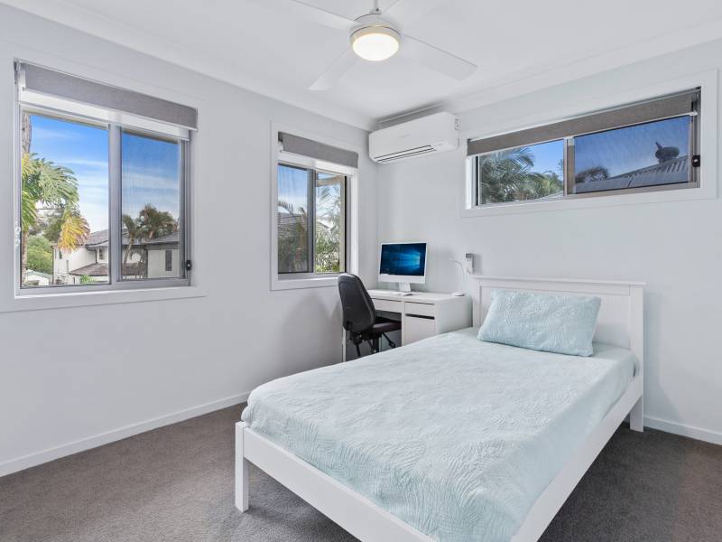 4/60 Broad Street, Labrador, QLD 4215 AUS