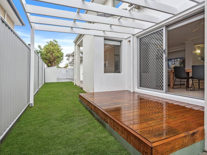 4/60 Broad Street, Labrador, QLD 4215 AUS