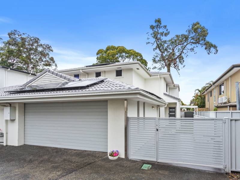 4/60 Broad Street, Labrador, QLD 4215 AUS