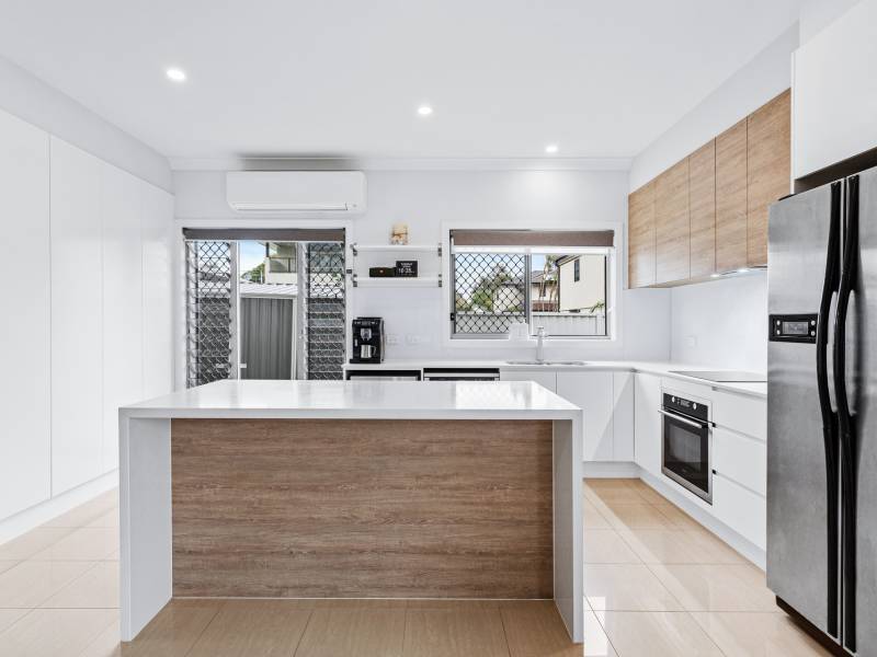 4/60 Broad Street, Labrador, QLD 4215 AUS