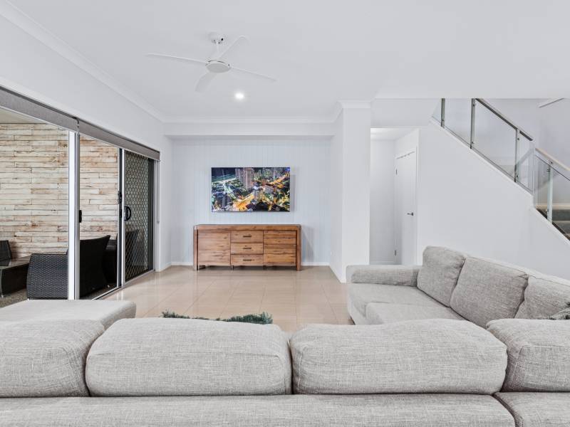 4/60 Broad Street, Labrador, QLD 4215 AUS